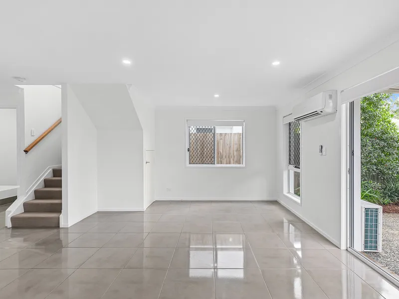 Motivated Seller - Whether you are a first home buyer or investor you must inspect this impressive two level Townhome in Kinsellas place West.