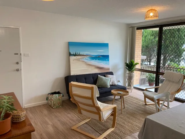 MODERN - NEWLY RENOVATED UNIT