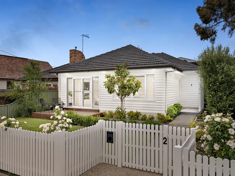 Light-Filled Family Living In A Superb Spotswood Location!