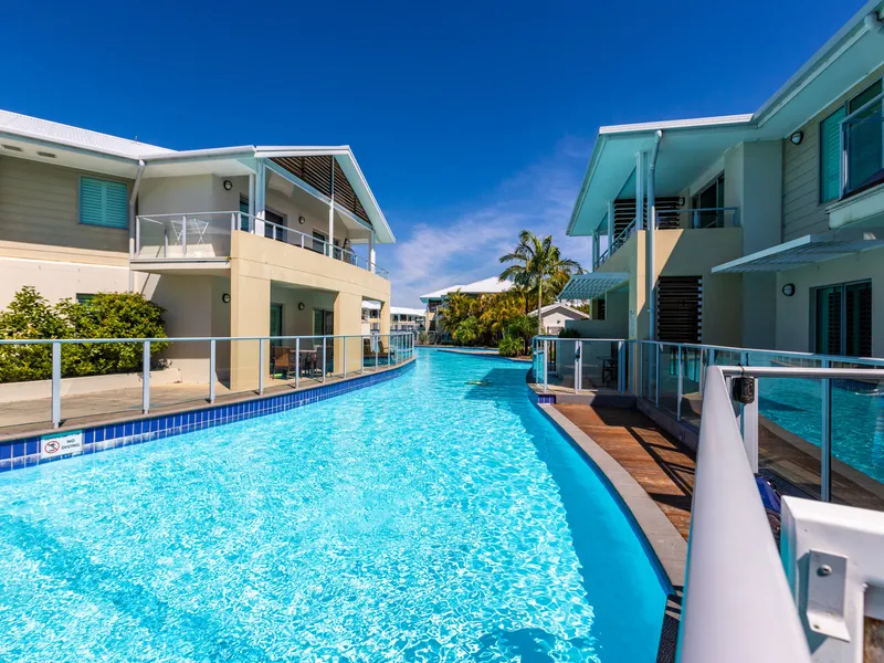 Pacific Blue Unit with Swim Out