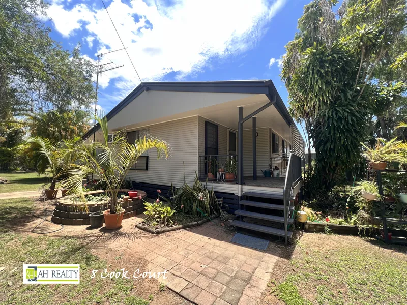 IDEAL INVESTMENT OR FIRST HOME - NICLEY RENOVATED 3 BEDROOM HOME WITH MODERN KITCHEN & TRIPLE BAY SHED!