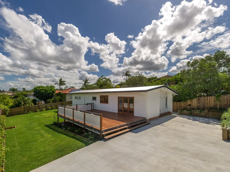 Fully Renovated 3 Bed, 2 Bath Just a Short Walk To The Shops!