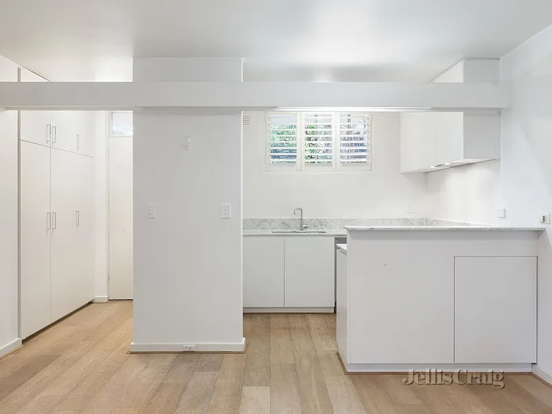 One Bedroom Home in the Heart of Toorak
