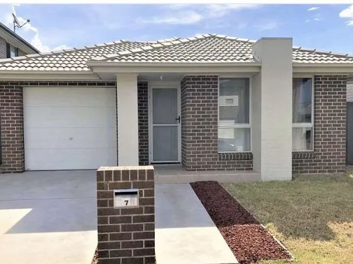 7 Stawell St, Ropes Crossing NSW 2760 for Sale
