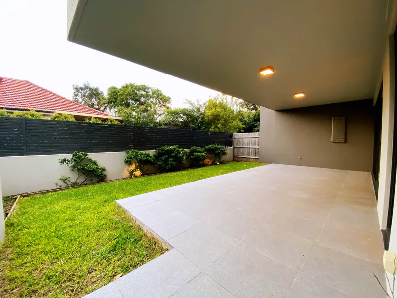 Spacious & stylish garden apartment that feels like a house