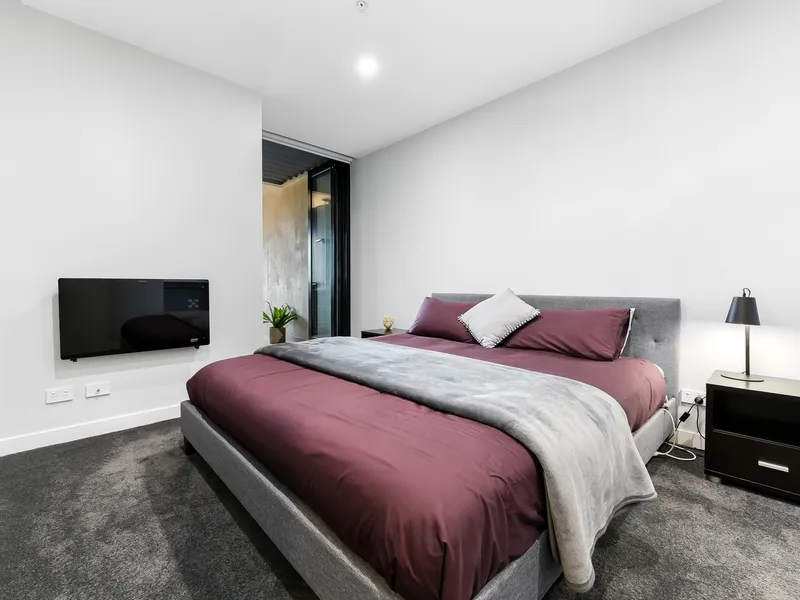 ONE PIER - WATERFRONT LIFESTYLE