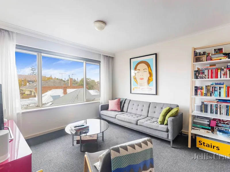 Spacious Two Bedroom Apartment in the Heart of Prahran