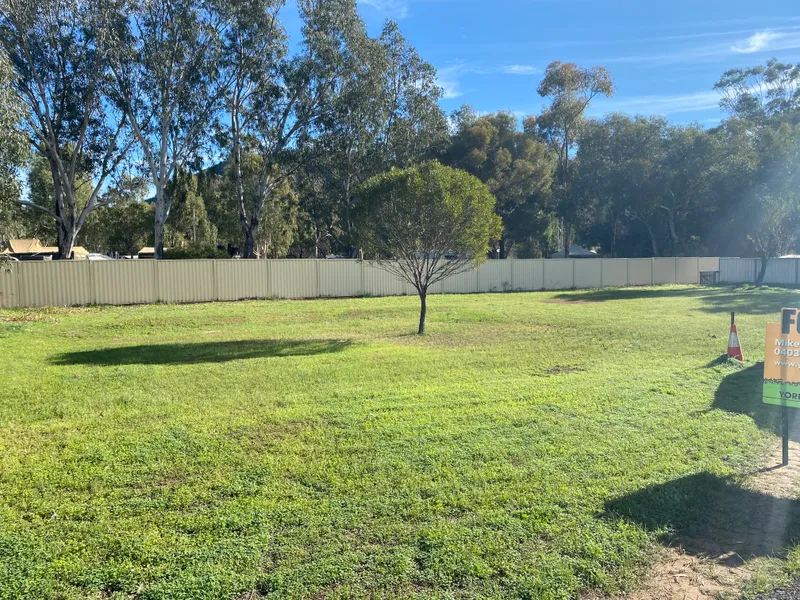 Cheap block - good fences- scenic location
