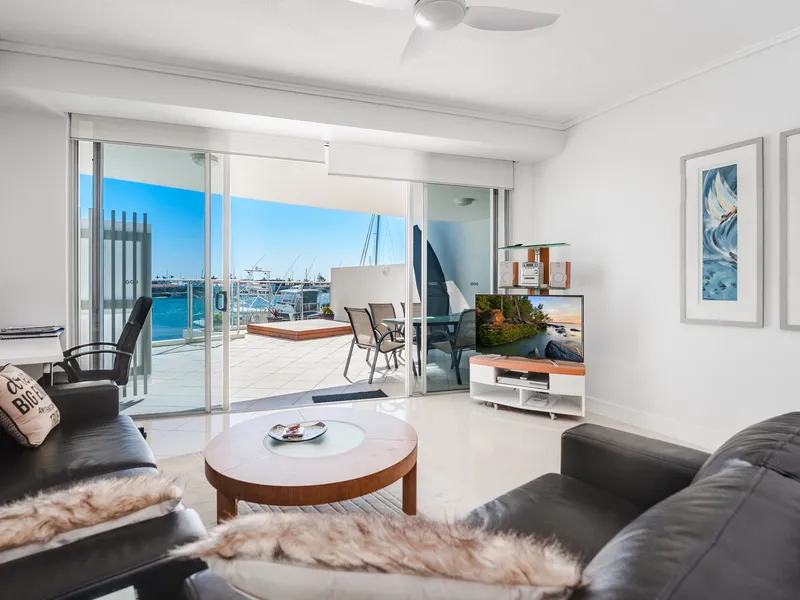 Fully furnished, waterfront living