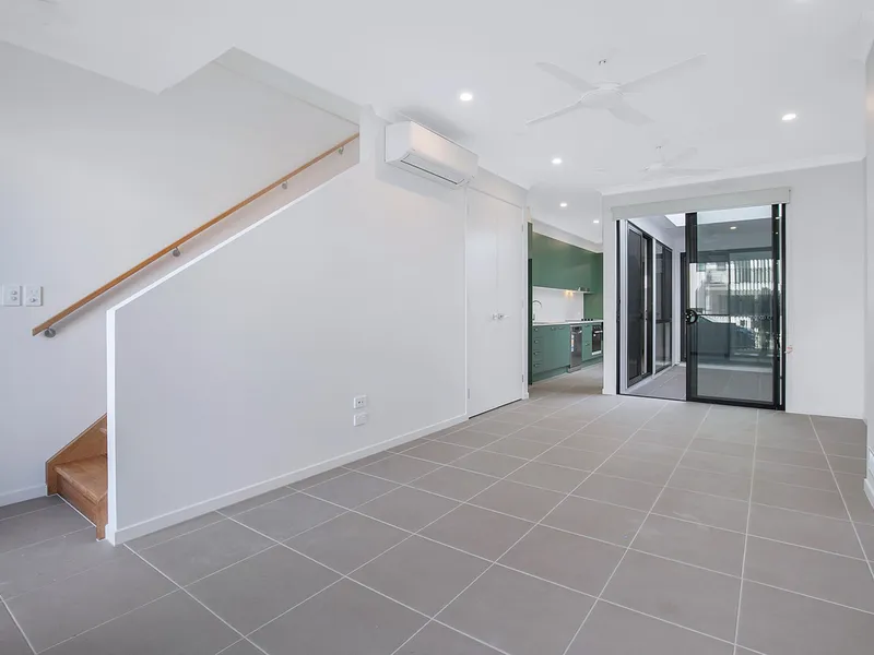 Executive & classy terrace home with study nook and dual street access!