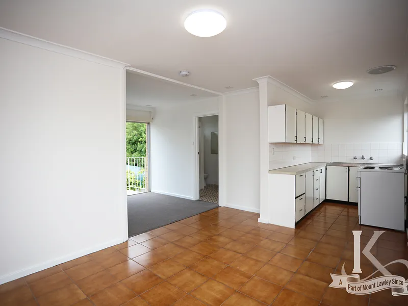 Recently refurbished upstairs studio apartment.