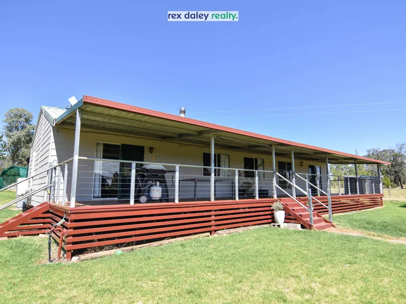FAMILY HOME AMONGST LEAFY SERENITY