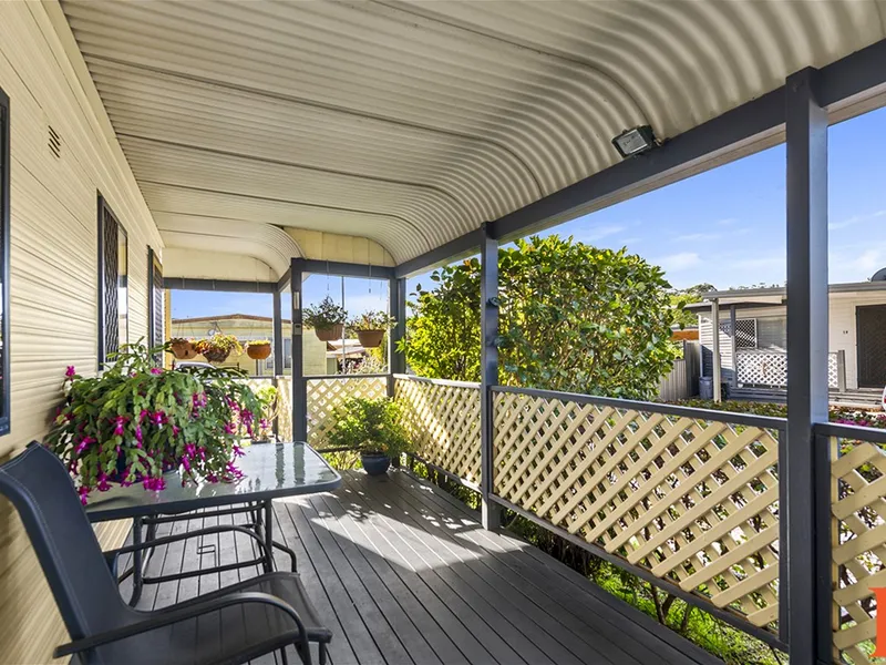 Full Length Veranda - Perfect Presentation - Gorgeous Kitchen