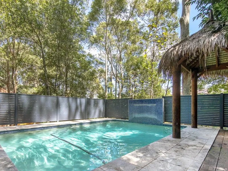 YOUR OWN TREE HOUSE RETREAT!