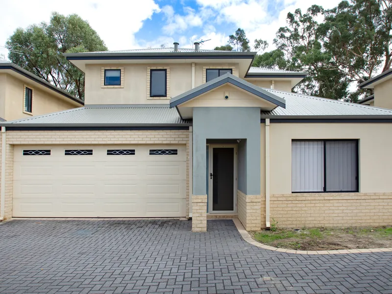 Just Listed! Modern Parkside Living 