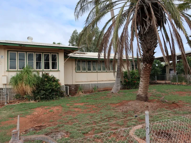 CHARMING NORWESTER CLOSE TO TOWN