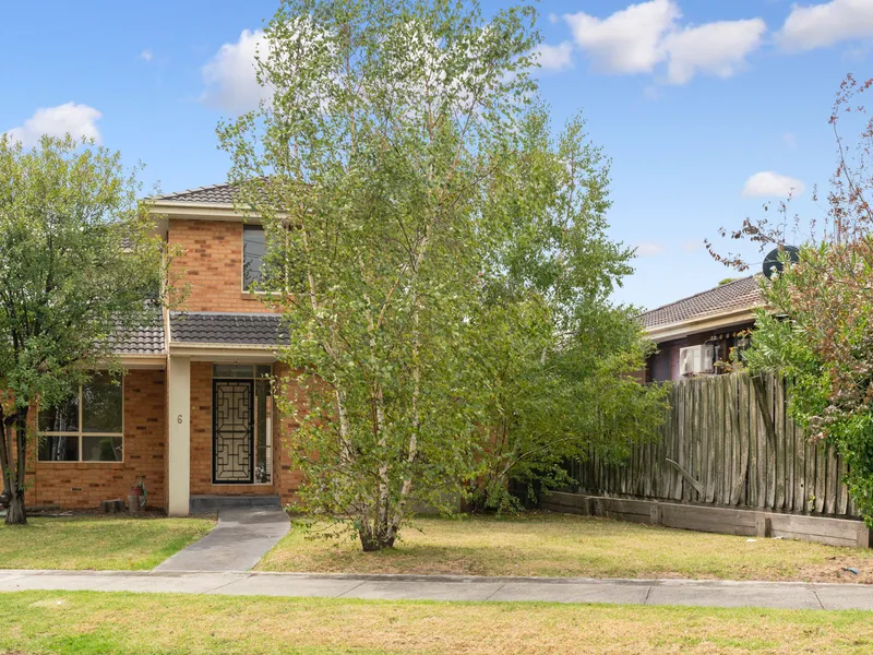 Spacious Home, Close To Monash!