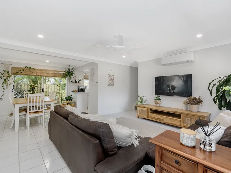 CHIC & IDYLLIC LIVING IN ELANORA