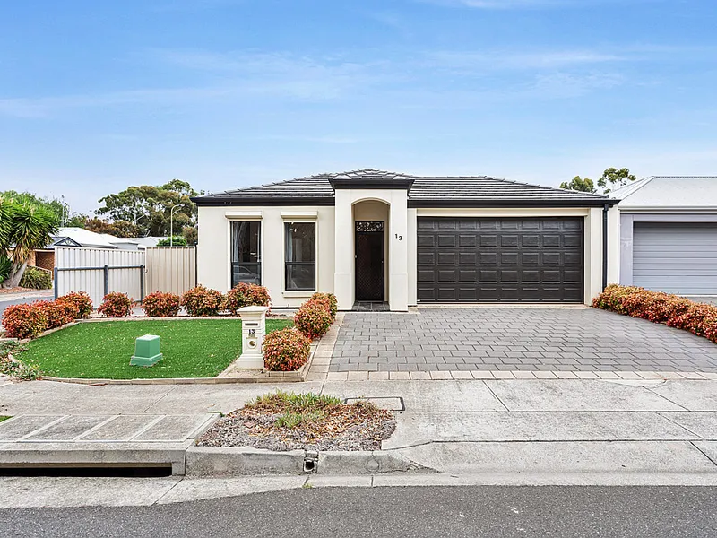 Offering modern designs, space & versatility - here awaits a beautiful family home. 