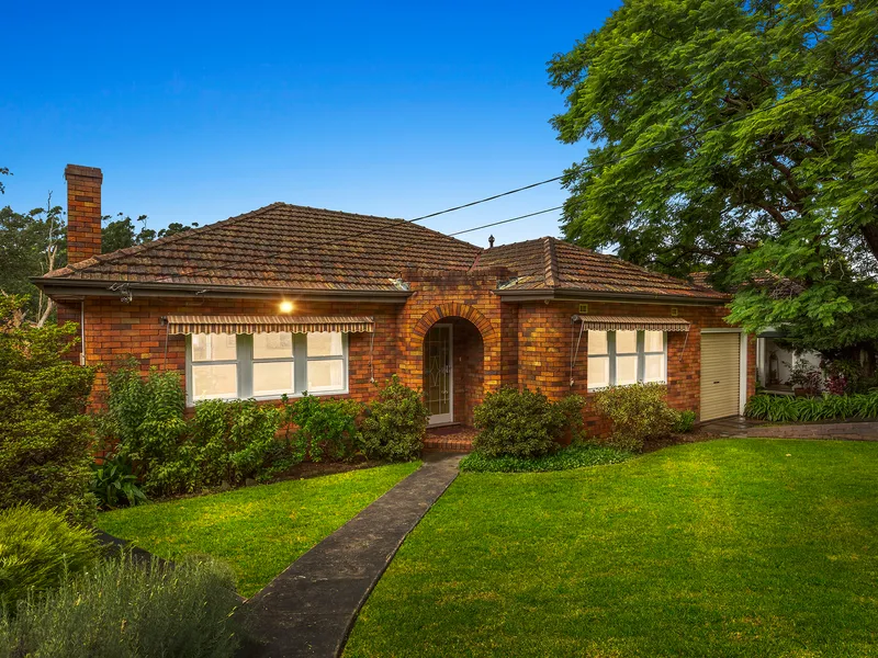 Exclusive locale | 645sqm | Art deco masterpiece | Ultra-convenient setting