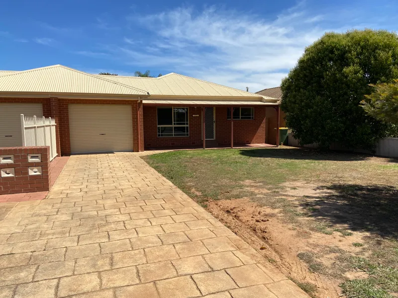 Townhouse - Great Location