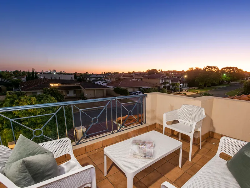 SUPERSIZED MANOR WITH PICTURESQUE CITY VIEWS