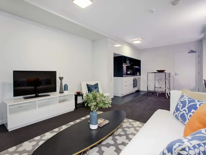 Stunning Fully Furnished 1 Bedroom Apartment
