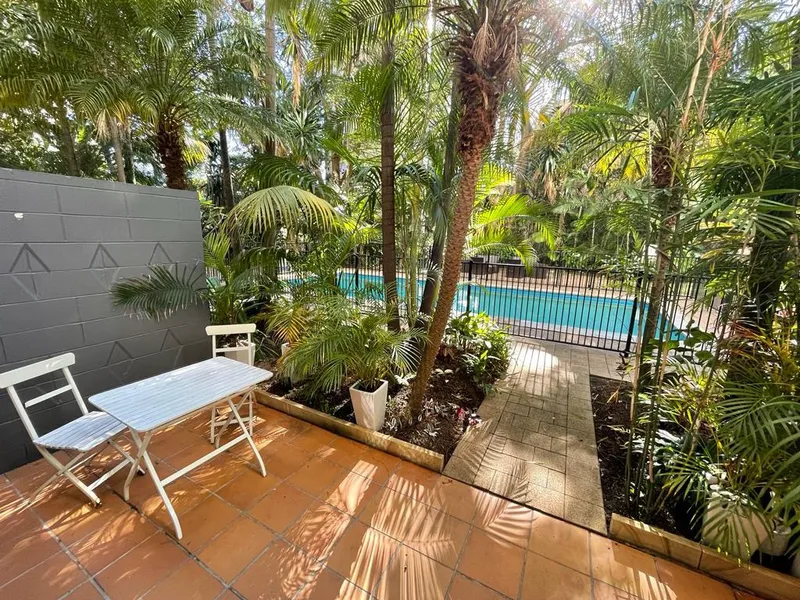 Furnished, Garden Studio in Desirable & Quiet Location