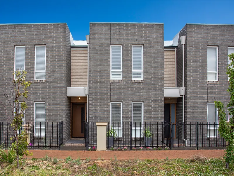 SPACIOUS, BRIGHT AND A GREAT LOCATION