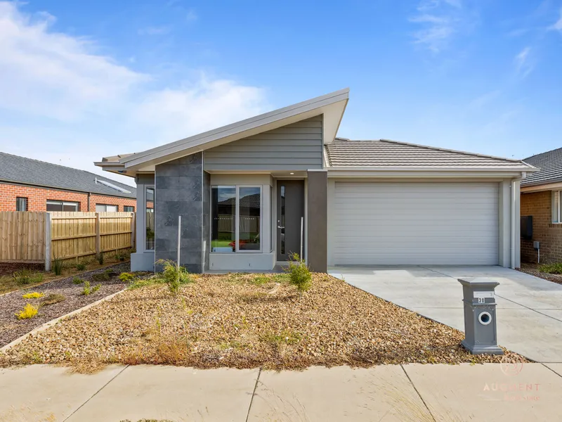 A STUNNING MODERN FAMILY HOME VERY CLOSE TO PARK AND WET LAND