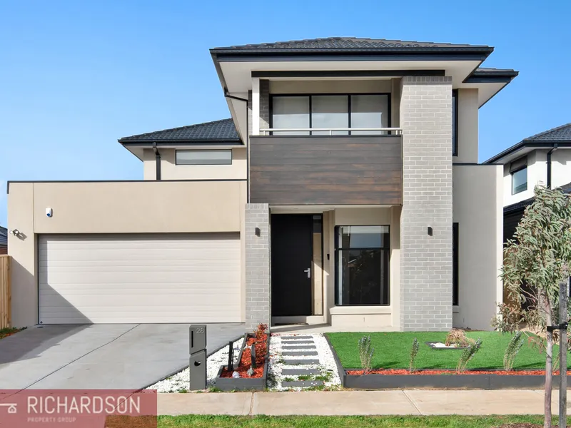 Minutes Away from Tarneit Station & Tarneit Central