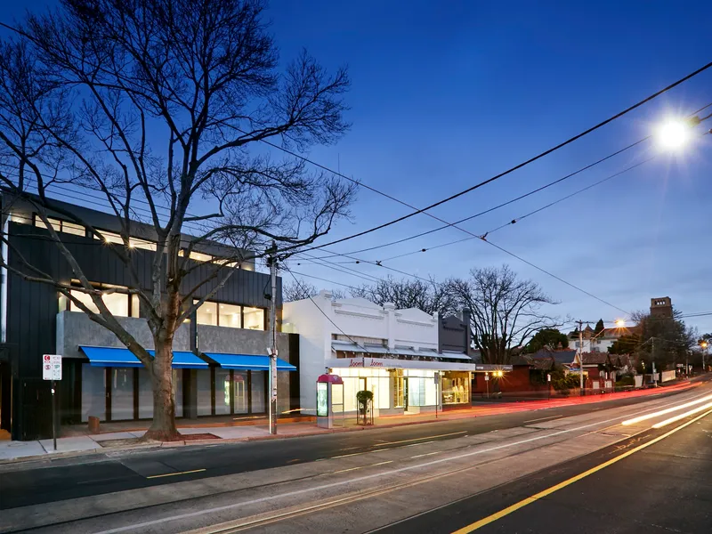 Sophisticated living in leafy central location.