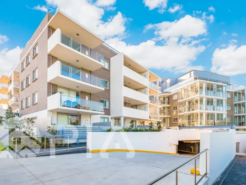 Near New Modern Spacious Apartment, Available to Move in NOW !!!