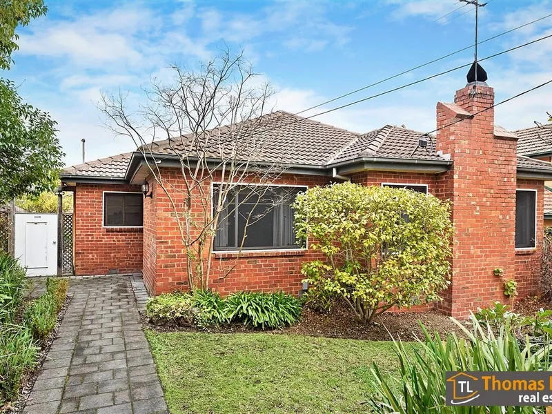 Close to schools, TAFE, Box Hill Hospital & Box Hill Central