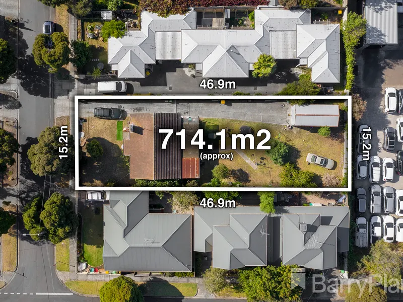 Endorsed plans for 3 large residences