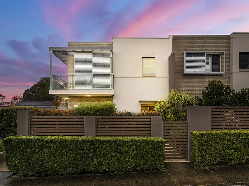 Designer townhouse living in a peaceful parkside setting