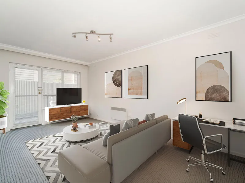 LARGE GROUND FLOOR APARTMENT IN GREAT LOCATION