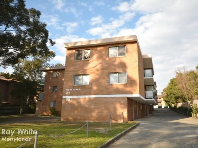 CENTRALLY LOCATED - CLOSE TO EVERYTHING