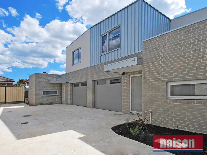 Architecturally Inspired Living, Outstanding Location