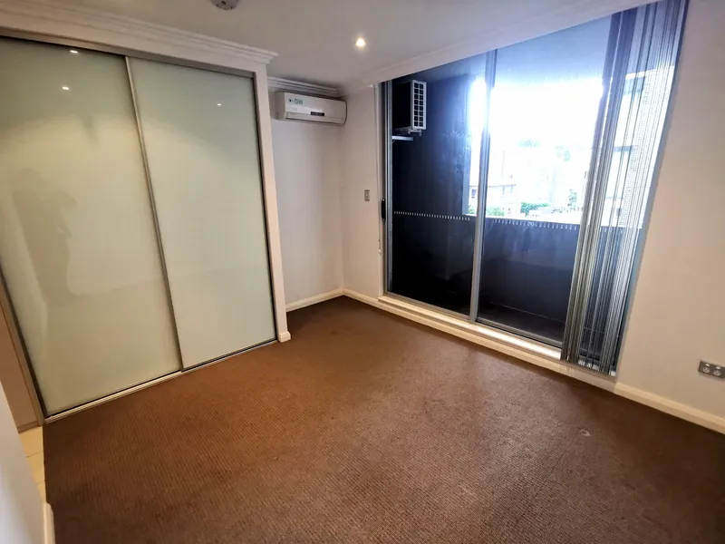 Modern studio for rent in Rosehill ONLY $260 per week (include $30 gas and electricity bills per week) negotiable
