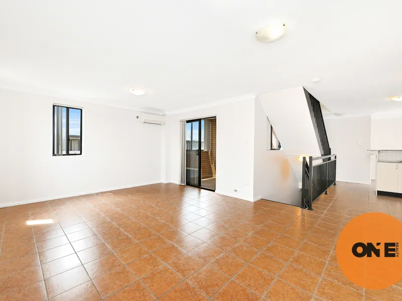 Location & Lifestyle in LIDCOMBE