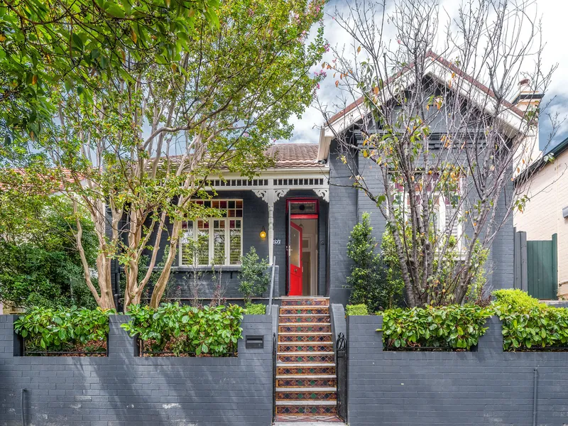 Family entertainer with DA approved plans