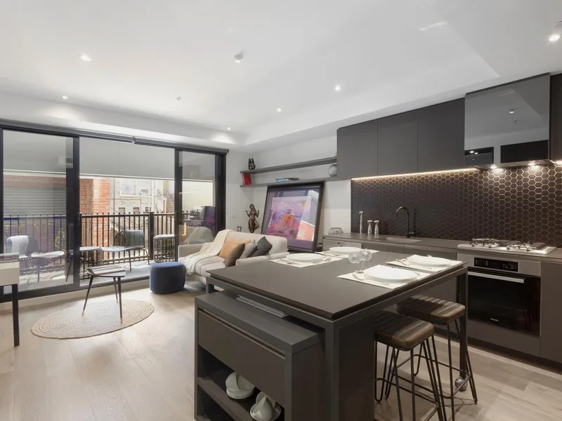 Sophisticated inner city domain