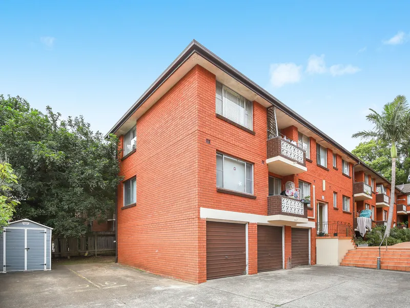 Quality modern updates and a superb sense of privacy combine to make this unit an ideal home set in a quiet location.