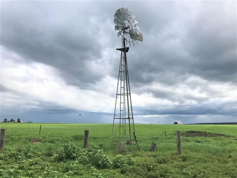 Lifestyle; cropping; grazing; share farming opportunity