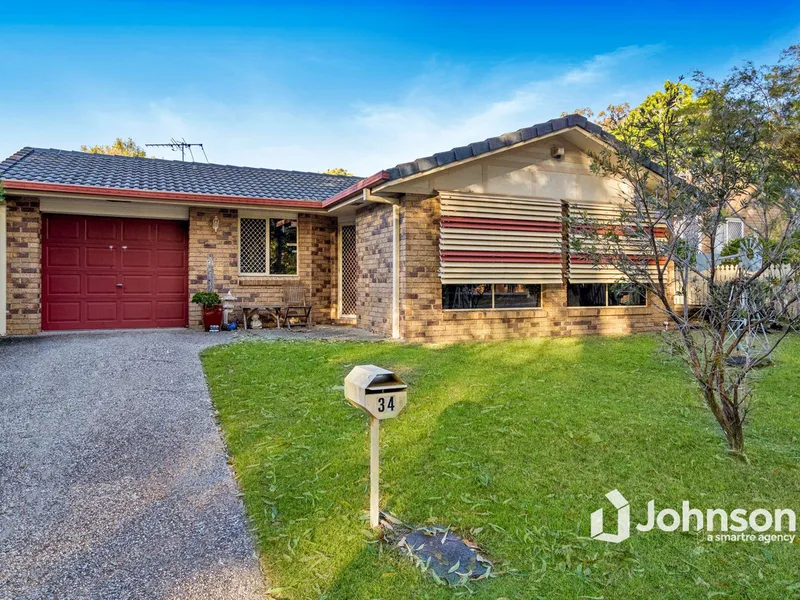 CHARMING FAMILY ABODE OR INVESTMENT OPPORTUNITY IN THE HEART OF FOREST LAKE