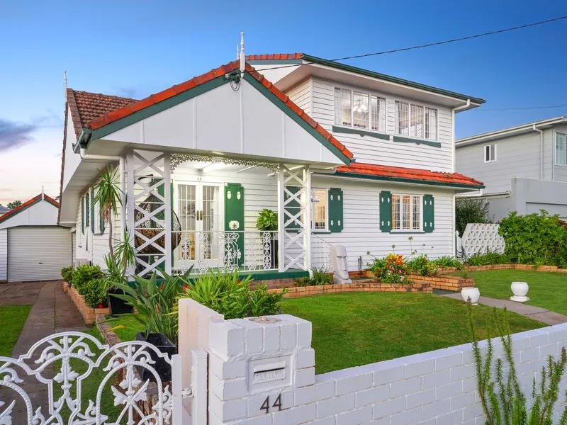 Exclusive Ridgetop Position with City Views!