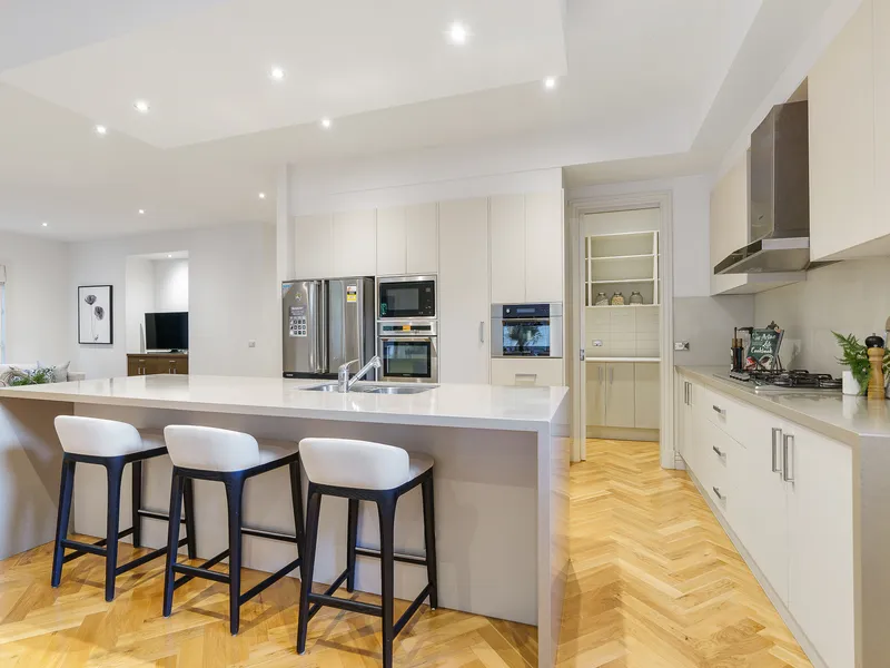 Stately luxury with a breathtaking parkland vista