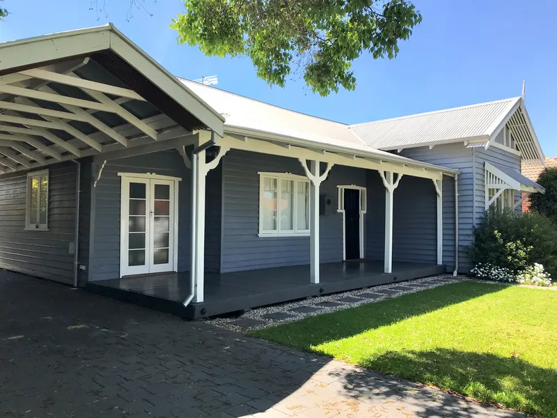 RENOVATED 2 x 1 PLUS STUDY HOME  - $360 PW