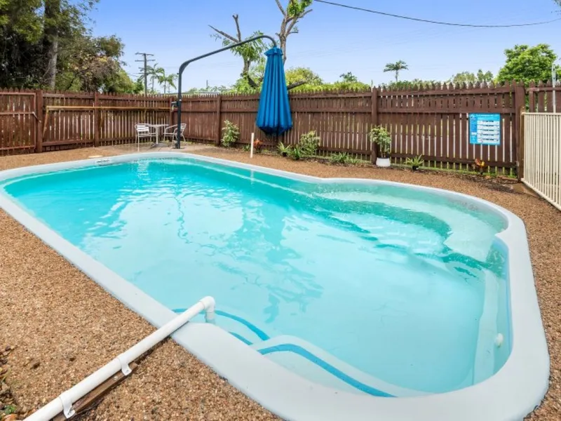 * Must See * - Five Bedroom Home with A Pool